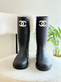 Chanel Rainboots in Black with White Scarpe