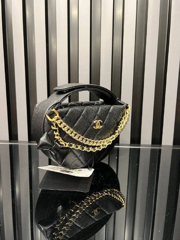 Chanel Pouch - Grained shiny calfskin & gold-tone metal, black