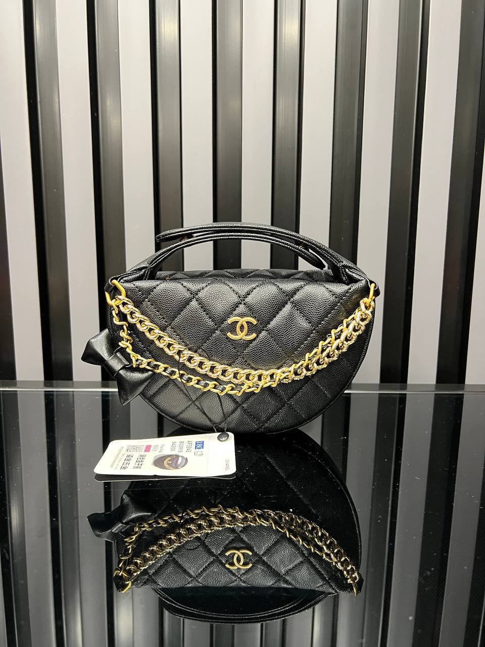 Chanel Pouch - Grained shiny calfskin & gold-tone metal, black